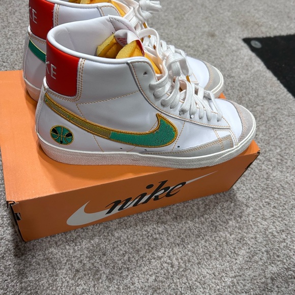 Nike Blazer Mid '77 Vintage White and Gold - Picture 4 of 5